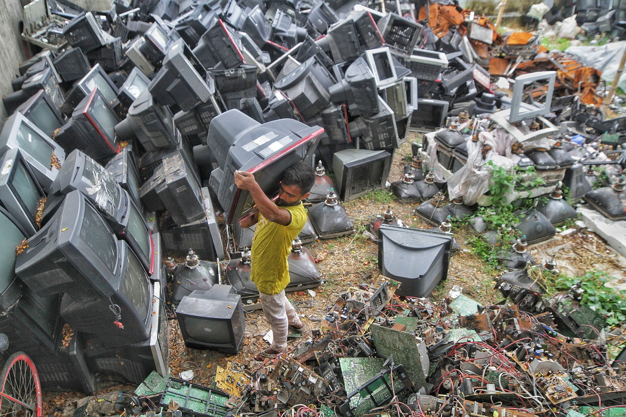 Read more about the article (par 6.2.2 ) Electronic Waste (taken from Wikipedia)